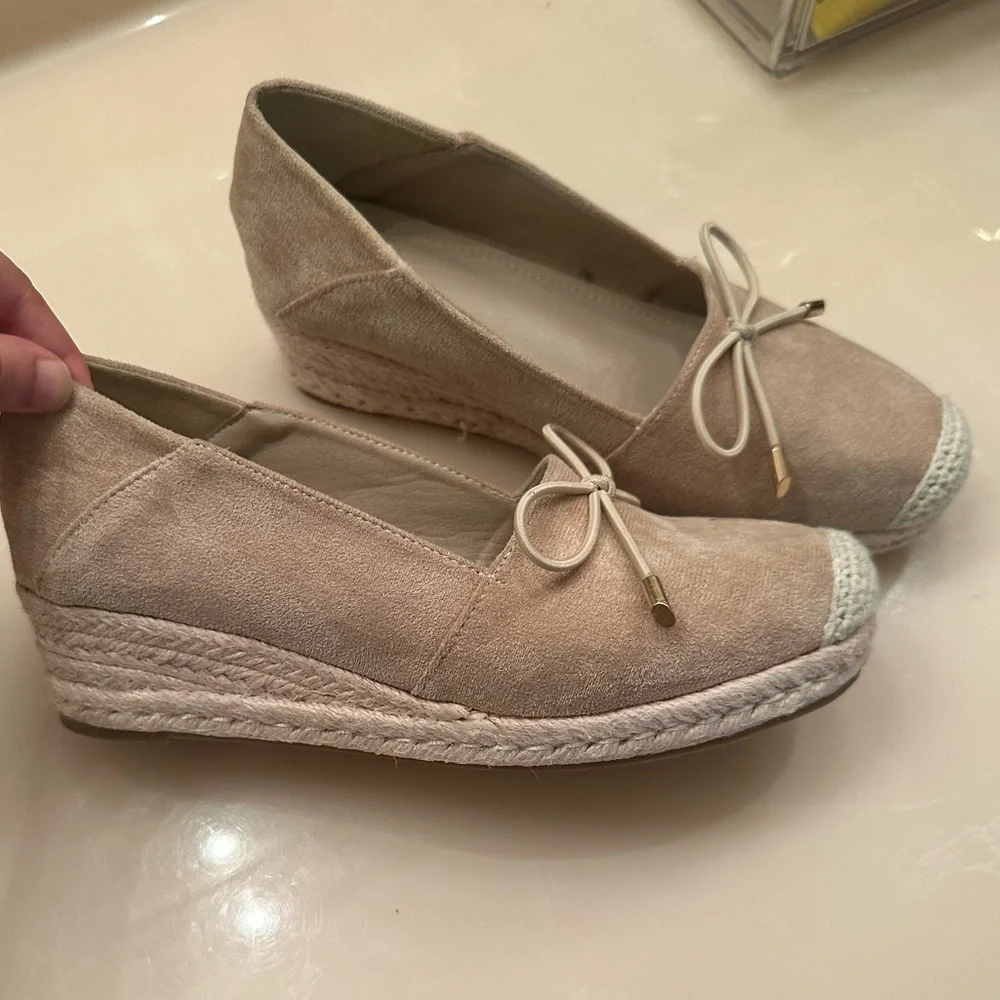 Beige Suede Espadrille Wedges with Bow Detail. Size 7